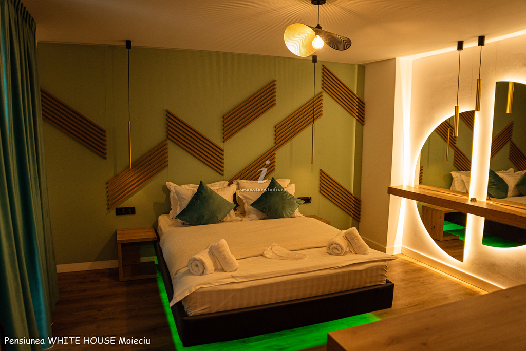Duș walk-in cu finisaje moderne
